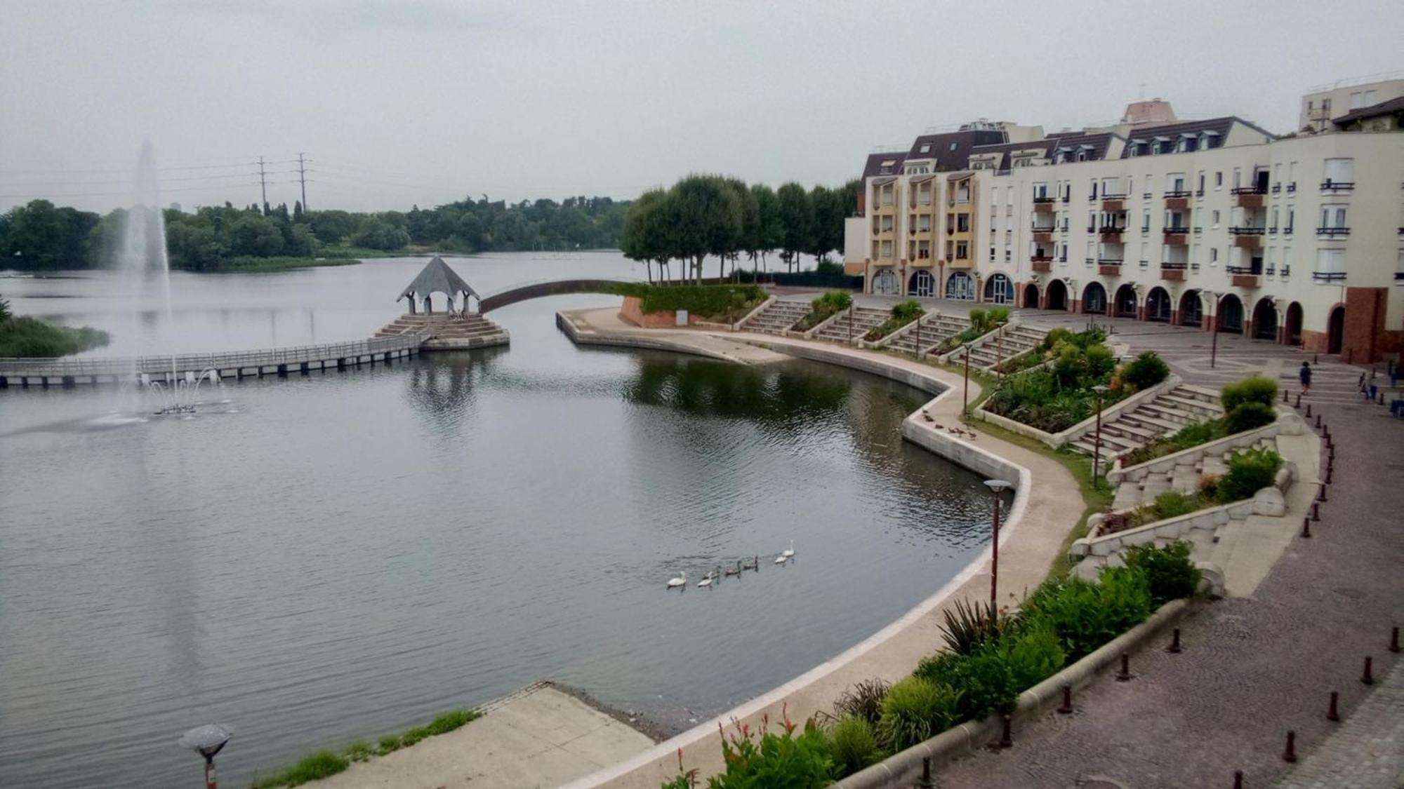 Vue Exceptionnelle Sur Le Lac Créteil Eksteriør billede